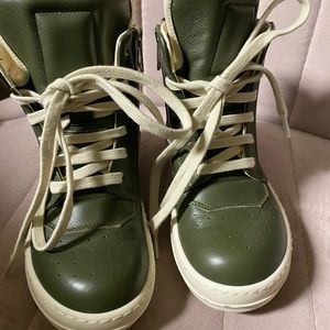 Rick Owens geobasket  high top sneakers in green and off white. Size 27 US 10.5